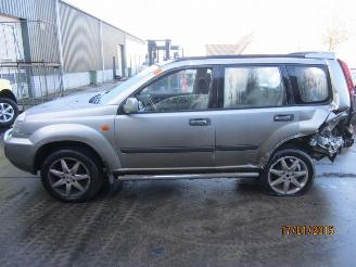 Nissan X-Trail 2.2 DCI picture 2