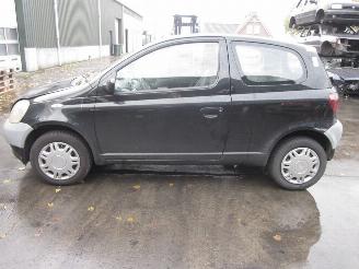 Toyota Yaris 1.0 16V picture 2