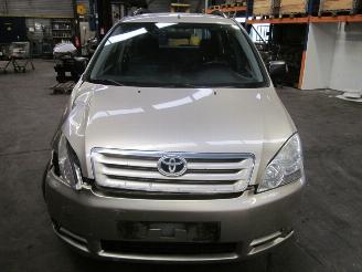 Toyota Avensis-verso 2.0 16v picture 8