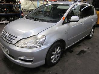 Toyota Avensis-verso 2.0 D4-D picture 1