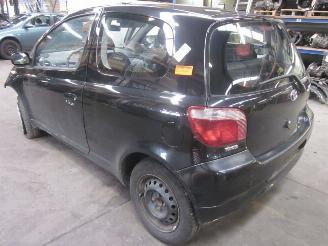 Toyota Yaris 1.0 16V picture 3