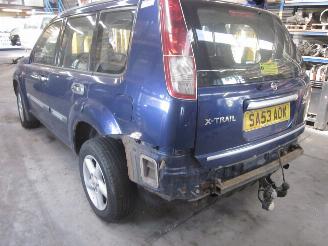Nissan X-Trail 2.2 dti picture 3