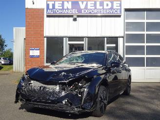 Vaurioauto  passenger cars Peugeot 308 SW 1.2 Hybrid 136 e-DCS6 GT 2025/1