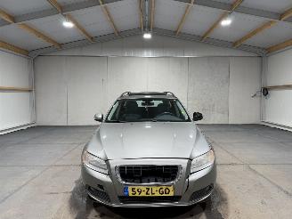 Volvo V-70 2.4 D5 136kW  Automaat Leder Kinetic picture 4