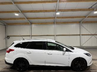 Avarii autoturisme Ford Focus 2.0TDCI 103kW Automaat Titanium 2013/10