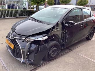 Salvage car Toyota Yaris Yaris III (P13), Hatchback, 2010 / 2020 1.0 12V VVT-i 2015/10