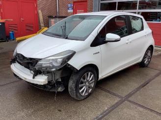 Voiture accidenté Toyota Yaris Yaris III (P13), Hatchback, 2010 / 2020 1.5 16V Hybrid 2016/5