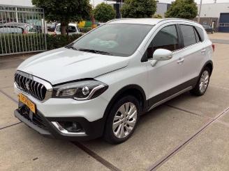 Coche siniestrado Suzuki SX4 SX4 S-Cross (JY), SUV, 2013 1.0 Booster Jet Turbo 12V 2016/8