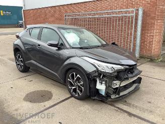 Toyota C-HR C-HR (X1,X5), SUV, 2016 1.8 16V Hybrid picture 1