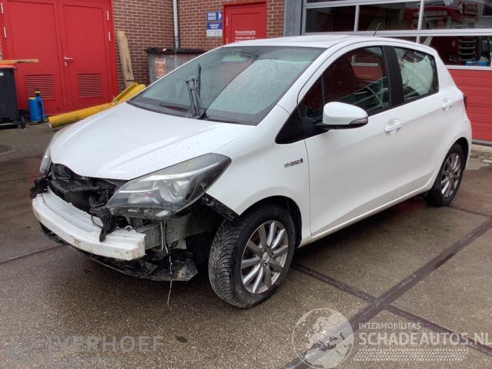 Toyota Yaris Yaris III (P13), Hatchback, 2010 / 2020 1.5 16V Hybrid