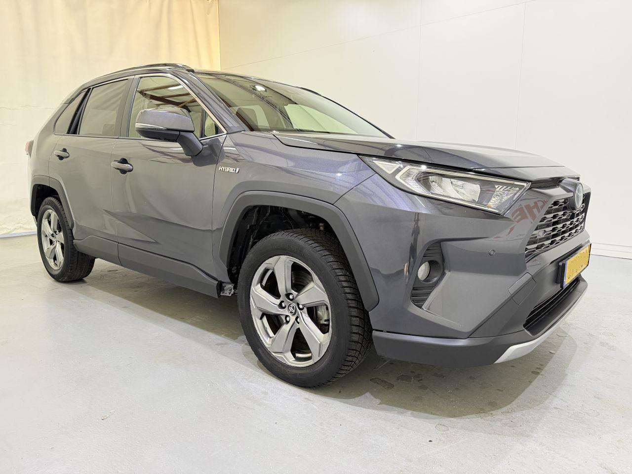 Toyota Rav-4 2.5 VVT-i HEV First Edition · 2019