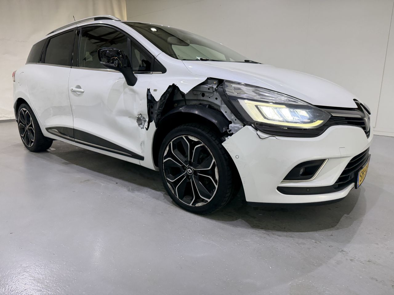 Renault Clio Estate 0.9 TCw BOSE Navi/Clima · 2018