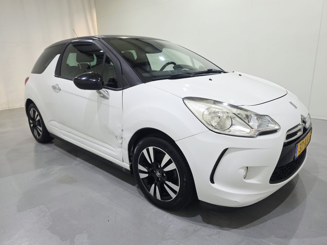 Citroën DS3 1.6 So Chic in White 88Kw · 2010