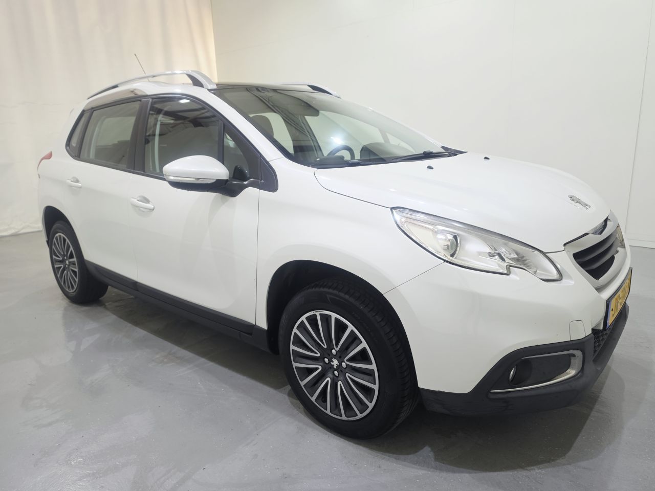 Peugeot 2008 1.2 PureTech Blue Lion AC Navi Pan · 2016