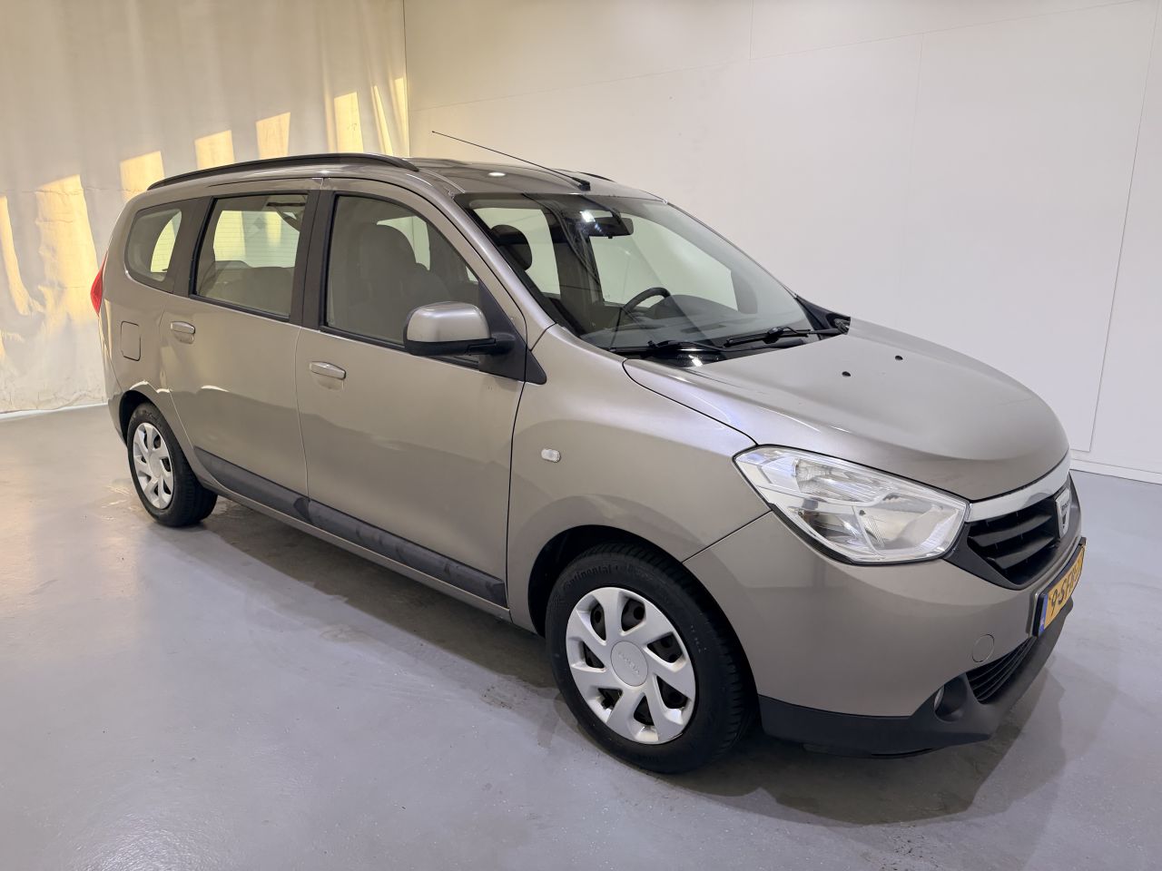 Dacia Lodgy 1.2 TCe Laureate 5-Pers Airco · 2013