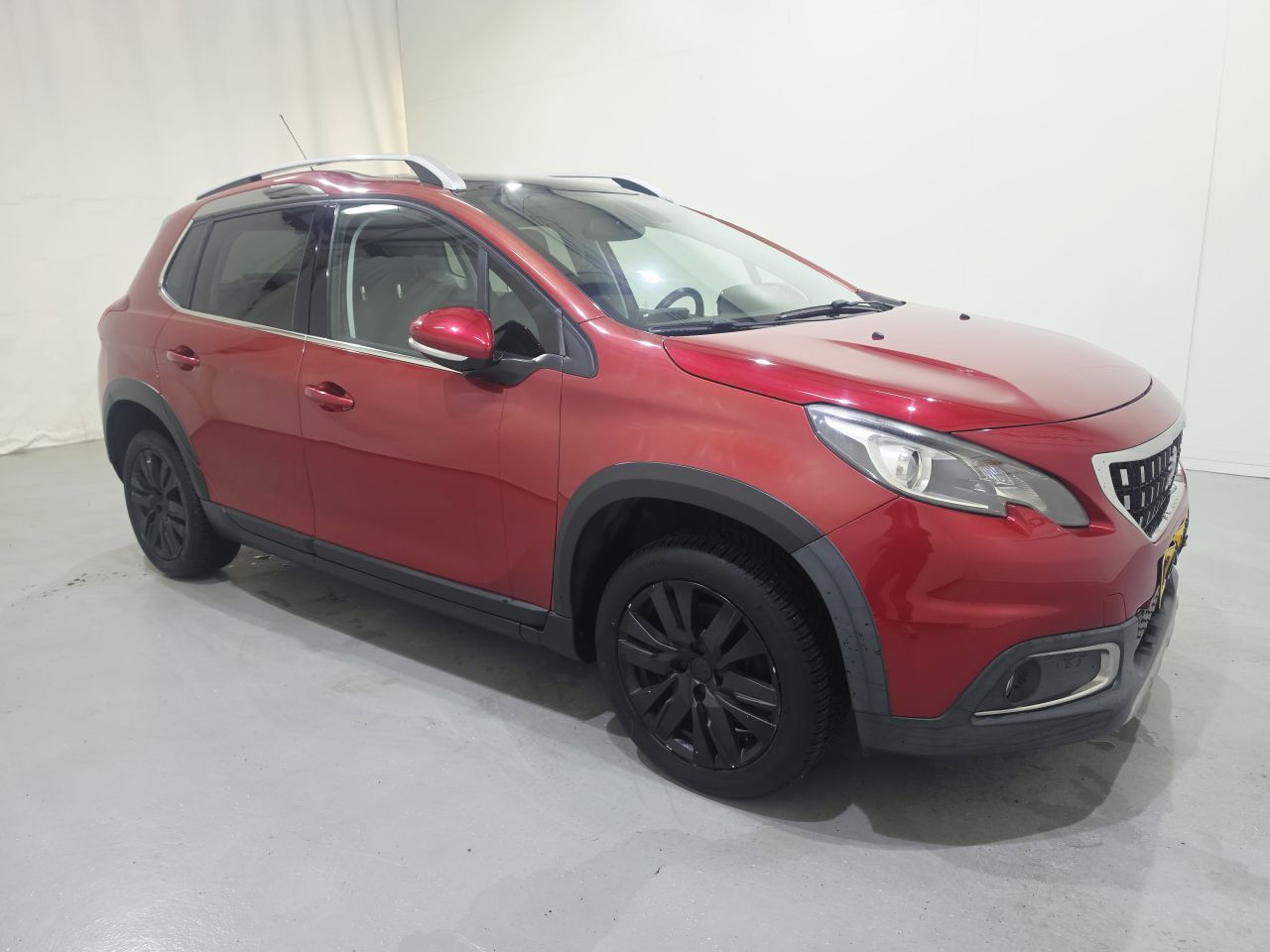 Peugeot 2008 1.2 PureTech Allure Panorama Bjr.2 · 2016