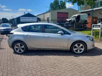 Opel Astra Astra J (PC6/PD6/PE6/PF6), Hatchback 5-drs, 2009 / 2015 2.0 CDTI 16V 165 Ecotec picture 9