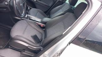 Opel Zafira Zafira Tourer (P12), MPV, 2011 / 2019 2.0 CDTI 16V 130 Ecotec picture 14