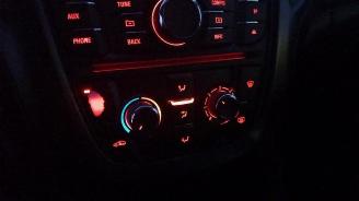 Opel Astra Astra J (PC6/PD6/PE6/PF6), Hatchback 5-drs, 2009 / 2015 1.4 16V ecoFLEX picture 20