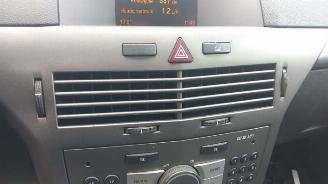 Opel Astra Astra H GTC (L08), Hatchback 3-drs, 2005 / 2011 1.8 16V picture 19