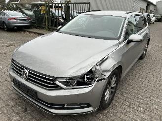 skadebil auto Volkswagen Passat Stationcar 1.4 TSI  Automaat Connected 2017/2