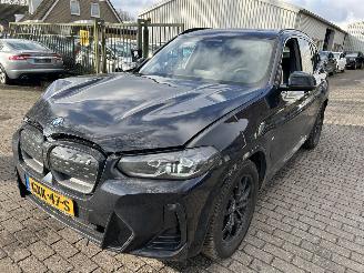 Schadeauto BMW iX3 High Executive Edition  3355 Km  ( nw prijs 78000,00 )  Leer- Panoramadak 2024/12
