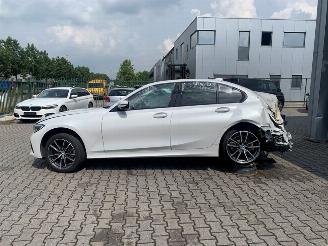 BMW 3-serie 2019 BMW 320D Sport picture 2