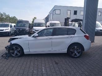 BMW 1-serie 2016 BMW 118i picture 3