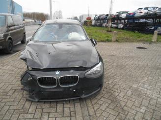 BMW 1-serie 116d picture 2