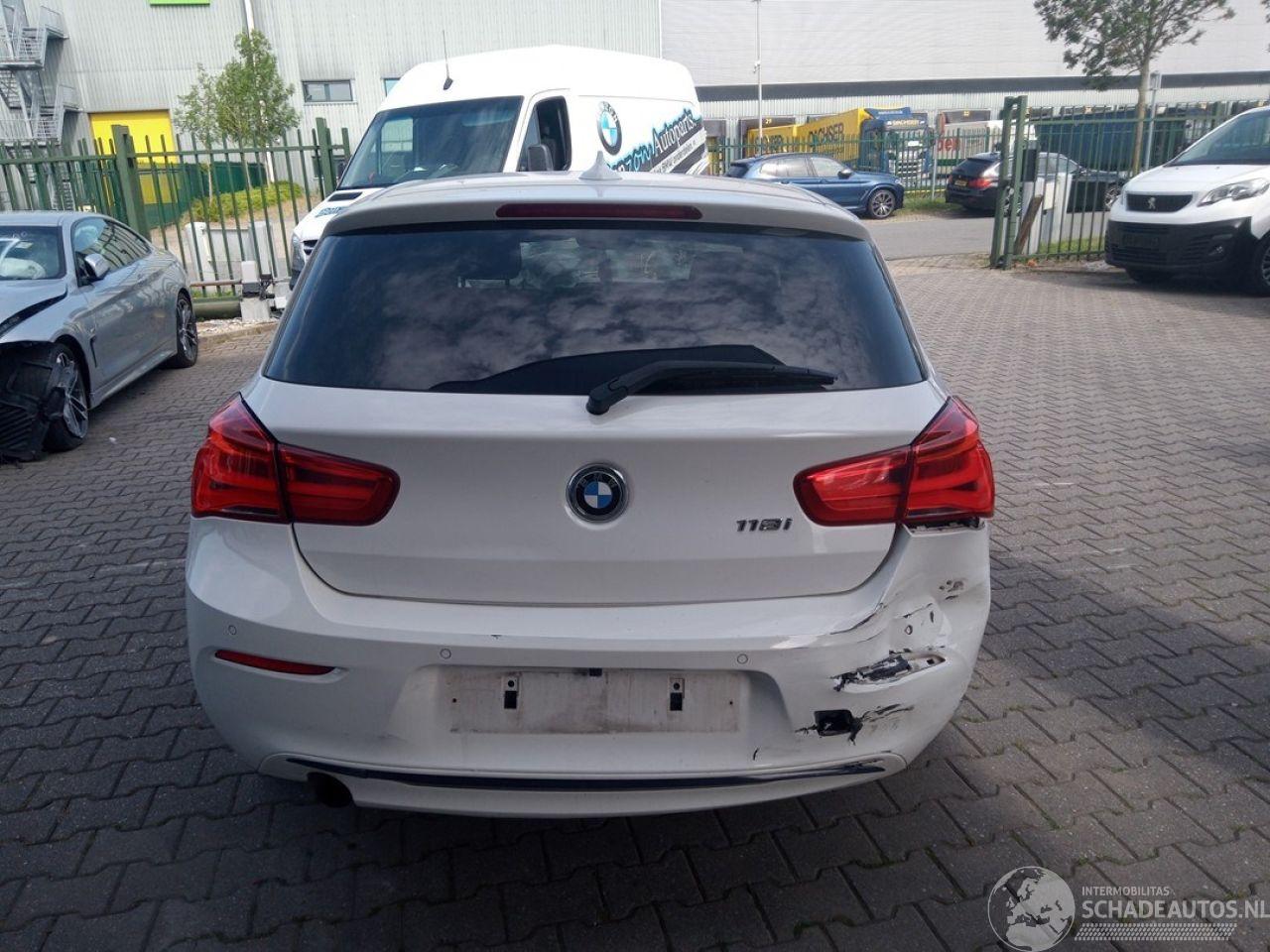 BMW 1-serie 2016 BMW 118i