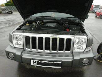 Jeep Commander 5.7i picture 6