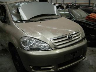 Toyota Avensis-verso  picture 1