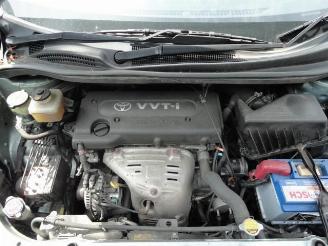 Toyota Avensis-verso 2.0 vvti picture 4