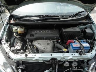 Toyota Avensis-verso 2.0 vvti picture 3