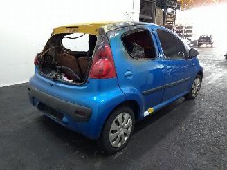 Peugeot 107  picture 9