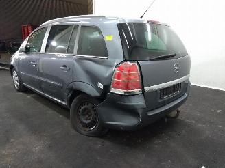 Opel Zafira  picture 2