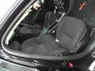 Volvo V-40  picture 25