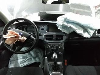 Volvo V-40  picture 31