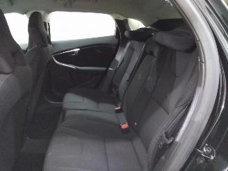 Volvo V-40  picture 18
