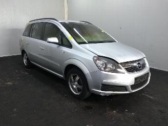 Opel Zafira  picture 1