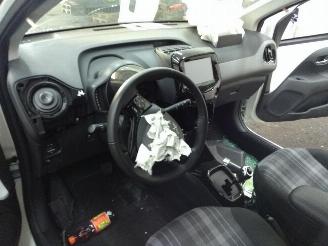 Peugeot 108  picture 17
