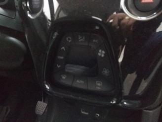 Peugeot 108  picture 8