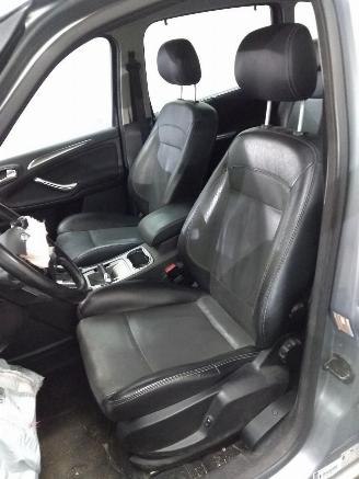 Ford S-Max  picture 3