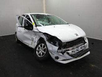 Peugeot 208  picture 1