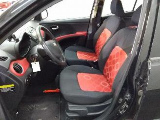 Hyundai I-10  picture 4