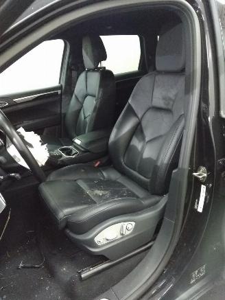 Porsche Cayenne  picture 12