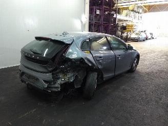 Volvo V-40  picture 30