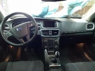 Volvo V-40  picture 13