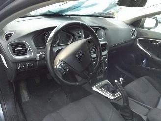 Volvo V-40  picture 6