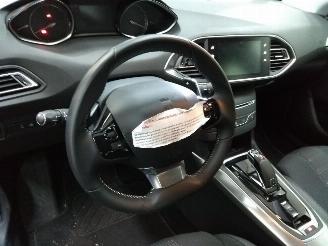 Peugeot 308  picture 14